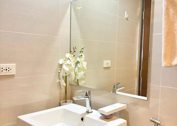 Lägenhet The Mactan Newtown Staycation Punta Engaño